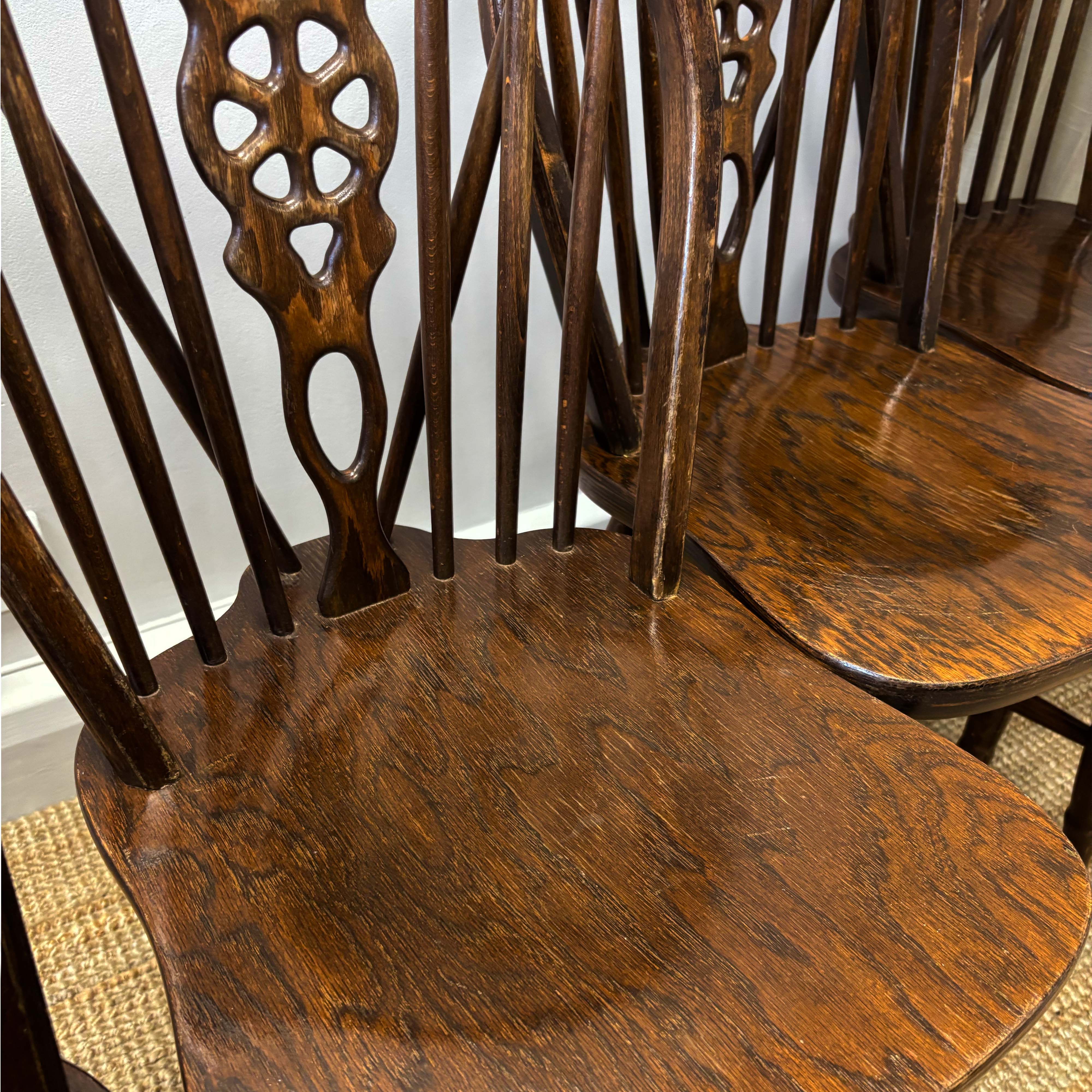 Vintage Romanian Wheelback Windsor Dining Chairs (Set of 4)